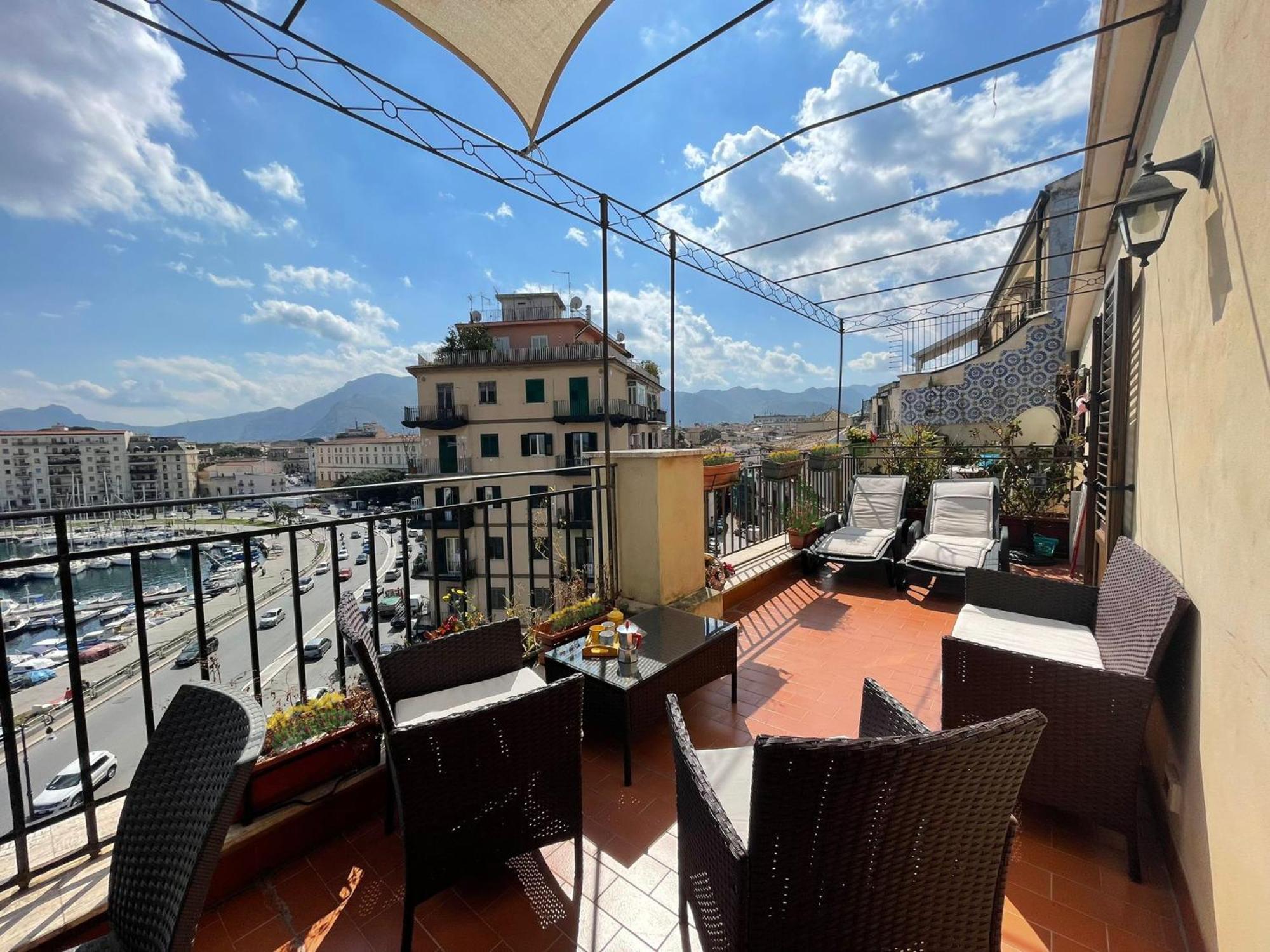 Apartment Kasa Kala Attico Con Terrazza